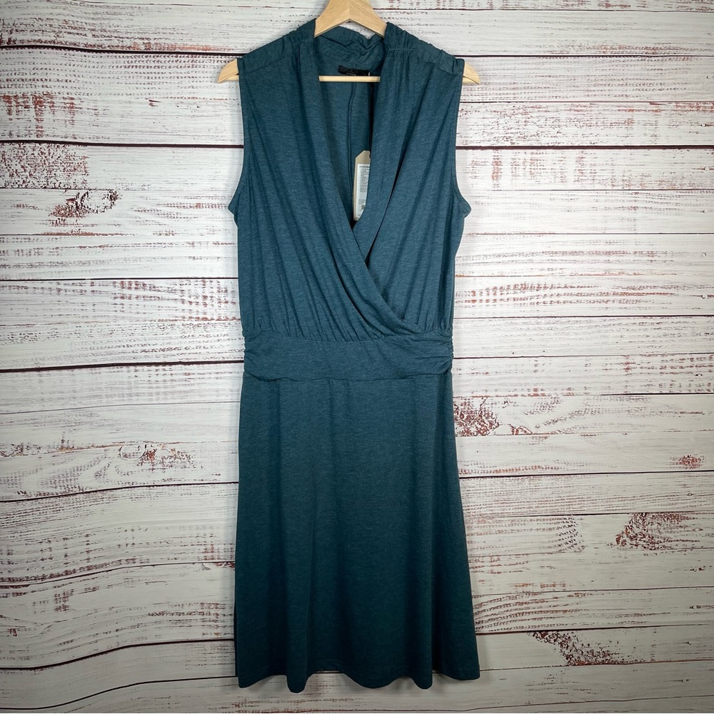 Elegant Teal Sleeveless Dress